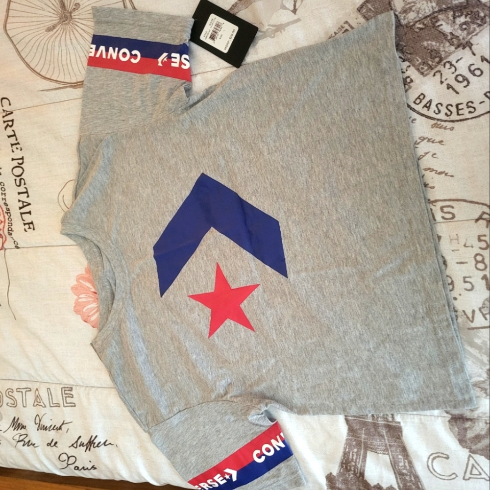 Converse tshirt